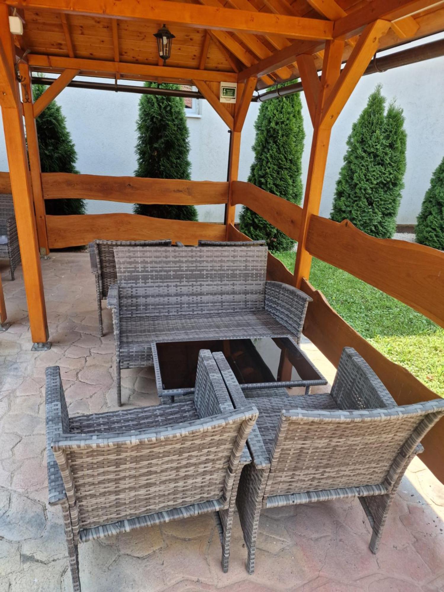 Holiday Apartmanhaz Gyula Exterior foto