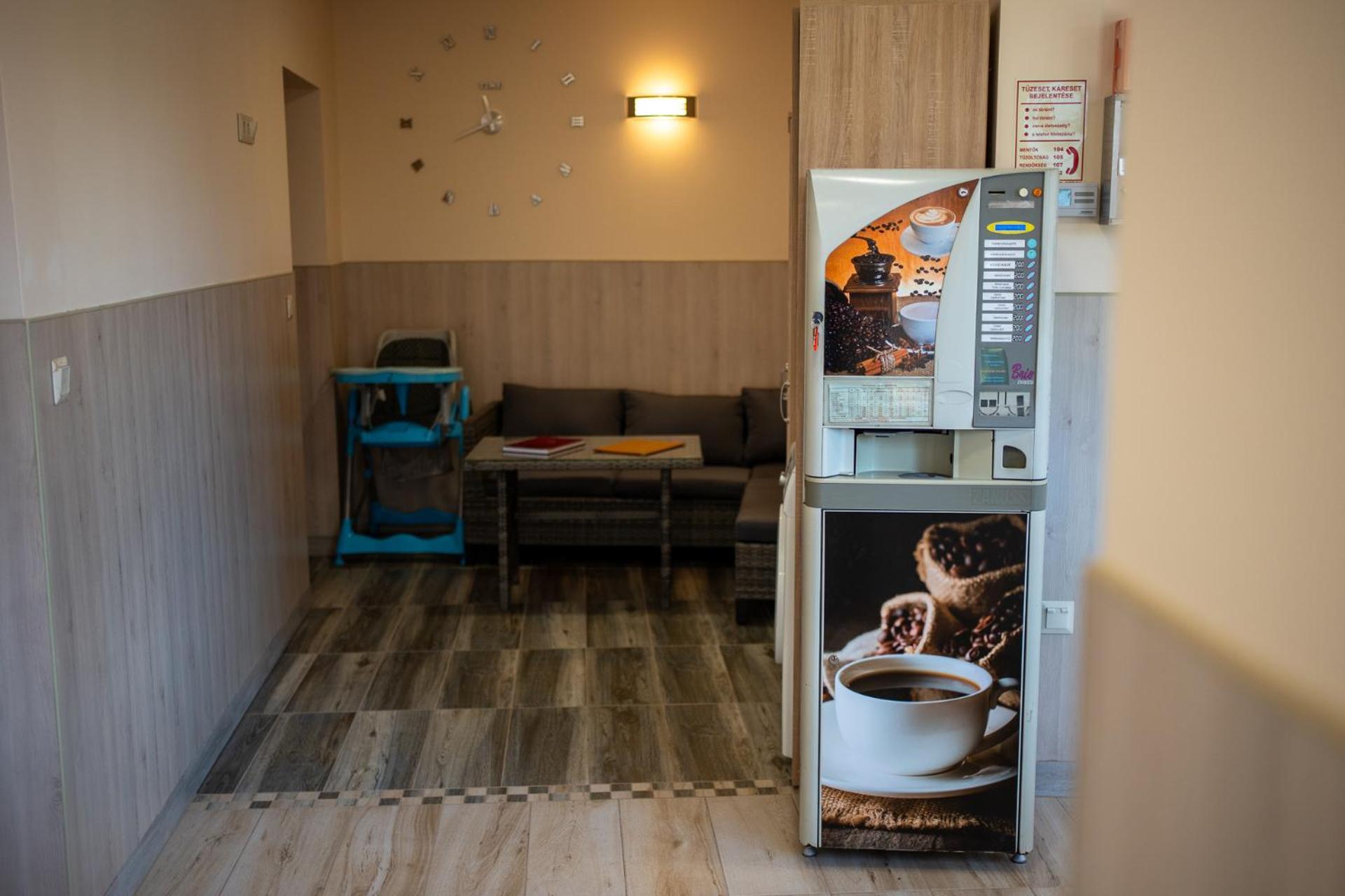 Holiday Apartmanhaz Gyula Exterior foto